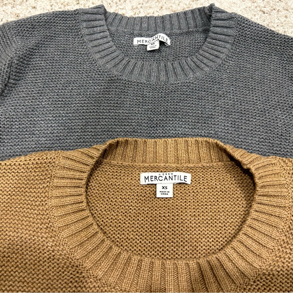 Women’s sweater(s)